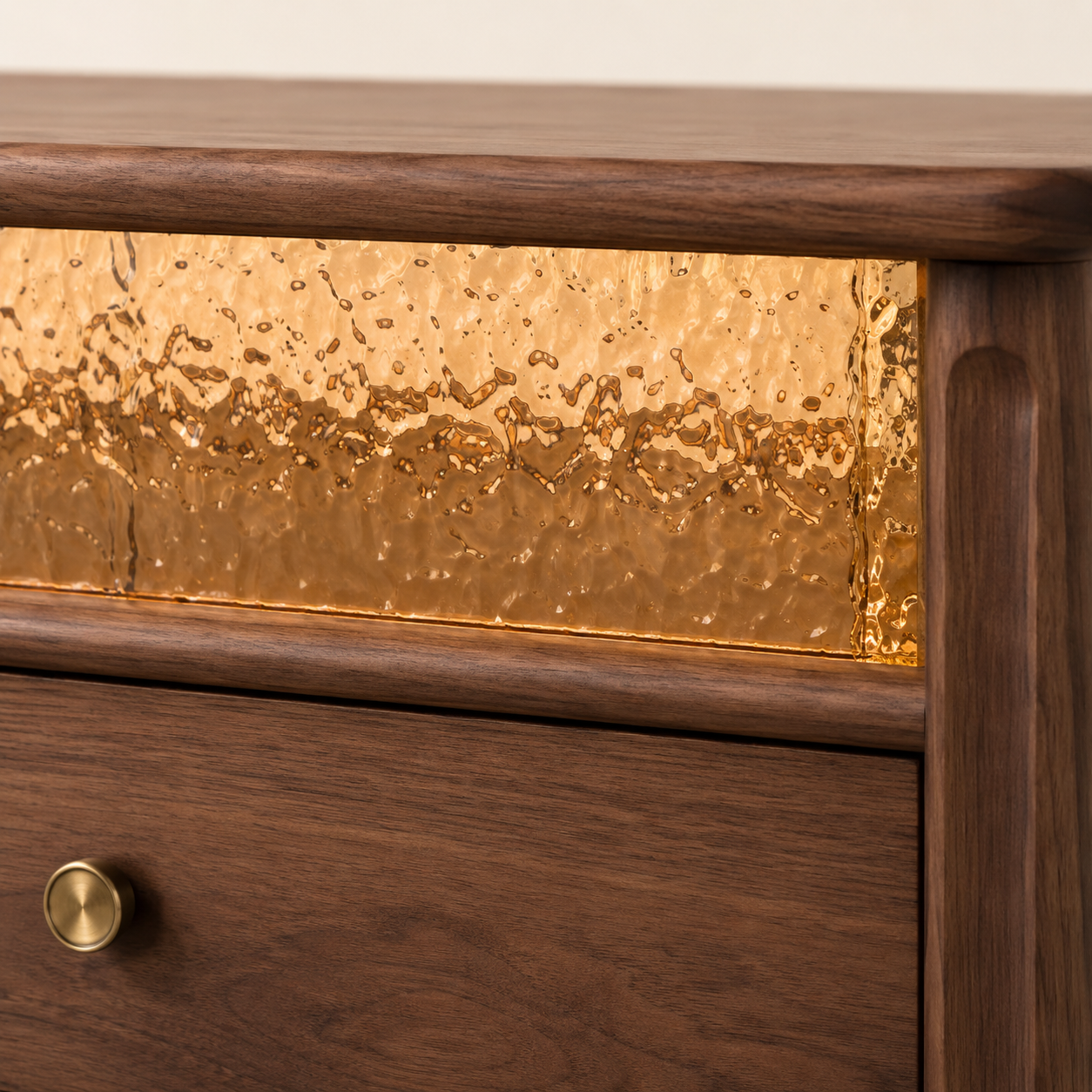 Amber Glass Media Unit
